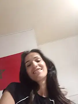 Lolaa92i online show from April 18, 9:15 pm