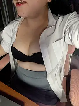 SweettBabyy online show from April 8, 3:58 pm