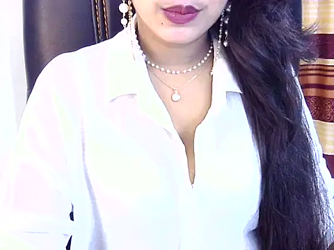 Noor Zarin online show from May 5, 8:23 pm