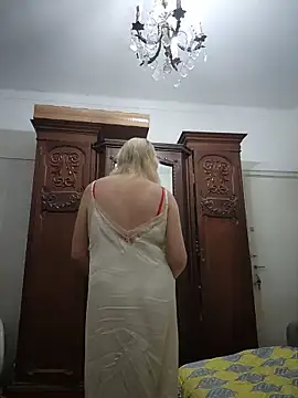 MatureElegantWidow online show from May 22, 12:52 am