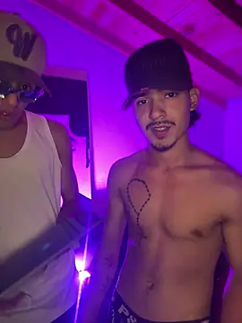 Cuteathleticboys online show from April 11, 11:52 pm