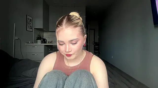 kirtova  online show from April 15, 10:05 am