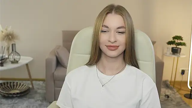 SangVivolo online show from April 7, 12:29 pm