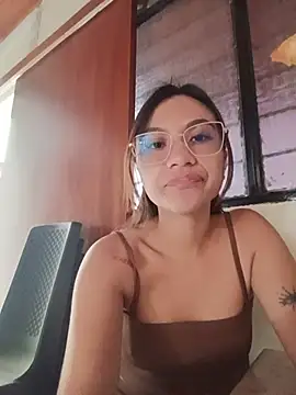 Leticia Hinkley  online show from May 13, 12:55 pm