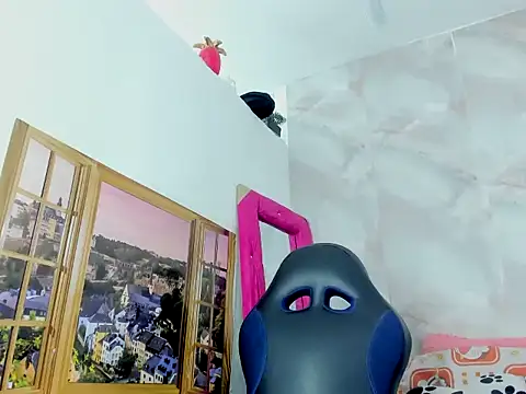 EllyBloom online show from May 10, 2:08 pm
