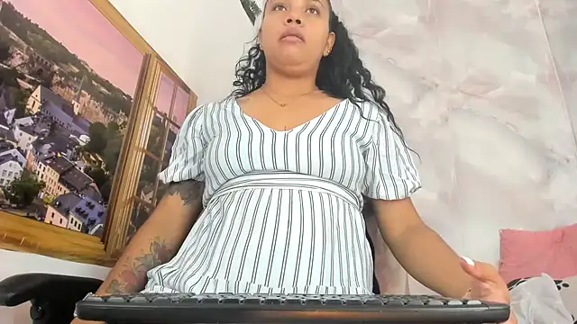 EllyBloom online show from June 28, 1:50 pm