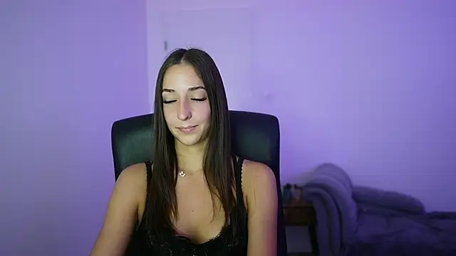 Crystalbrunette18 online show from June 9, 5:56 pm