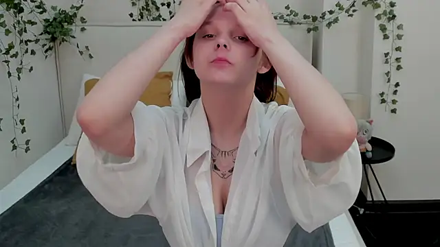 Charlotte Stee online show from May 11, 2:02 am