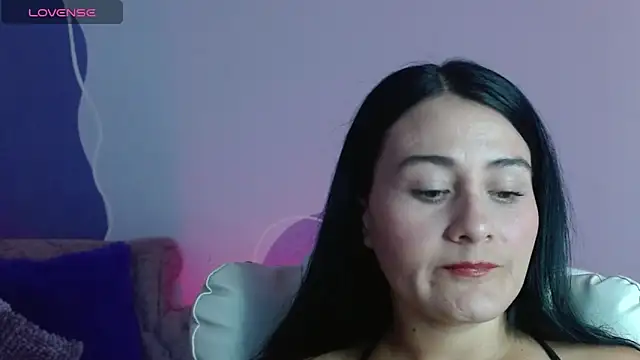 emilylondon 22 online show from April 8, 1:24 pm