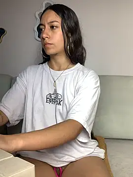 DulceLatinaxo online show from April 19, 9:17 pm