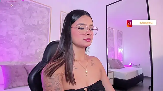 dulce glow  online show from June 14, 1:11 pm
