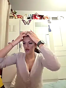 SweetMomy  online show from April 19, 6:32 pm