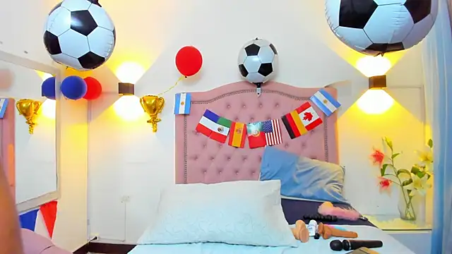 Molyrestrepo online show from July 15, 11:31 pm