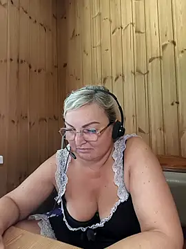 White-Chocolatte online show from June 26, 6:47 am
