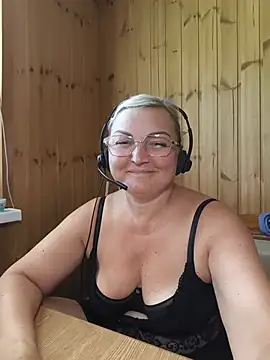 White-Chocolatte online show from June 22, 8:22 am