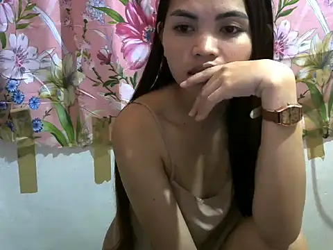 petitegirl123 online show from April 7, 1:13 pm