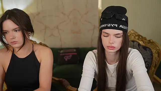 AriaAstra online show from April 25, 2:25 pm