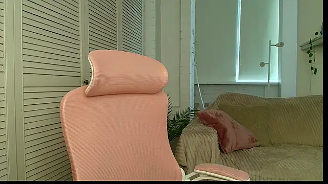 vielleee online show from April 22, 2:52 am