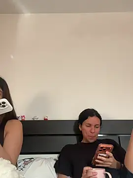 geneblan28 online show from April 8, 4:42 pm