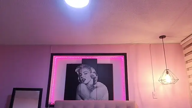 Sweet cat t online show from June 17, 2:24 am