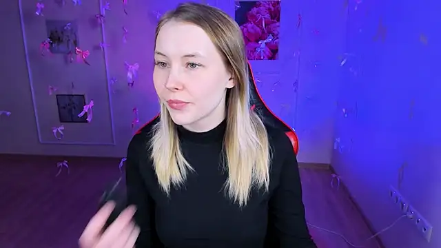 yourella online show from April 17, 9:00 am