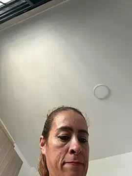 Natigoonzalez online show from June 4, 4:33 pm
