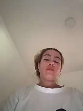 Natigoonzalez online show from April 26, 1:20 pm