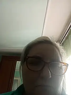 AureliaSky598 online show from May 14, 7:58 am