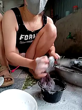 Ninilove 2k online show from April 20, 11:30 pm