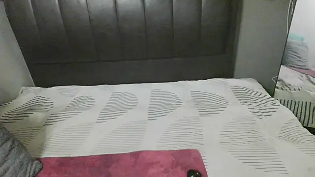 TALLHORNYBEARXO online show from August 7, 5:42 pm