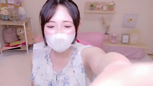 Satomi nn online show from May 28, 4:43 am
