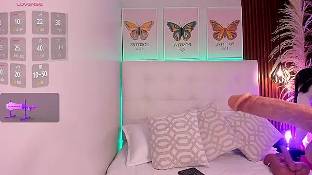 kitty bluuee online show from May 15, 2:49 am