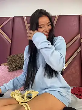 ZoeHarpers online show from July 9, 11:56 am