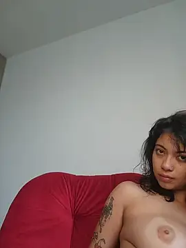 NefertitiXO online show from May 3, 10:24 pm