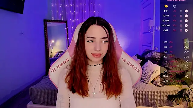 CharliGrace  online show from April 29, 8:28 am
