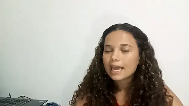 AlesiaDelross online show from April 20, 6:11 pm