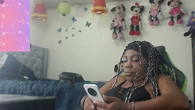 Snapshot of hotbrunettecasandra chatting on October 2, 12:15 am hotbrunettecasandra online show from October 2, 12:15 am