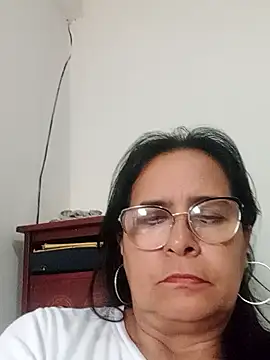 PienCanela online show from April 24, 12:30 pm