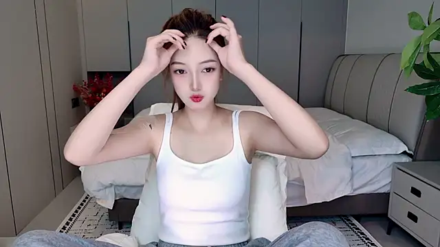 MMMxiXi6 online show from April 25, 1:52 pm
