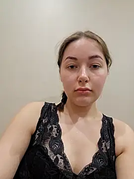 Doris2222 online show from April 22, 9:12 pm