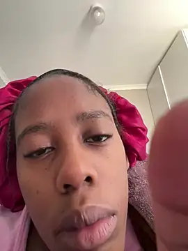 petite bee online show from June 29, 1:44 pm