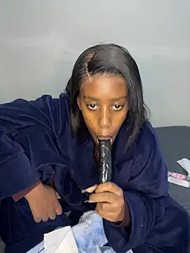 petite bee online show from May 10, 10:56 pm