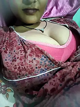 BaddieUnleashed online show from April 19, 6:43 pm