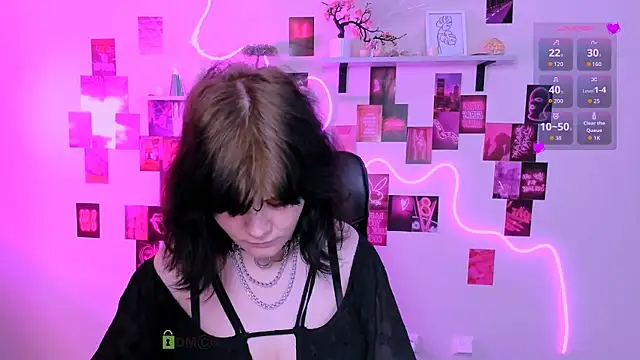 nikki kiss  online show from April 23, 12:40 pm