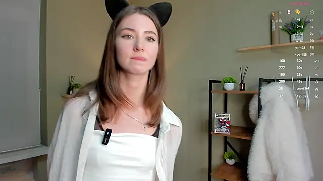 Peaches Peaches online show from June 5, 4:57 pm