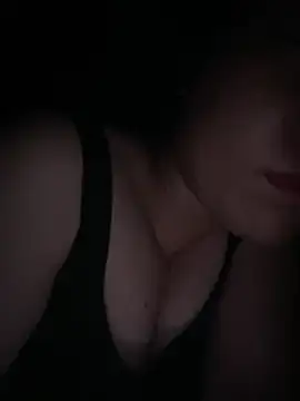 daisy-yeu online show from May 6, 4:44 pm