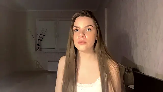 LeishaRocher online show from April 19, 6:10 pm