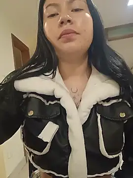 Emiily  Evans online show from May 18, 2:01 pm