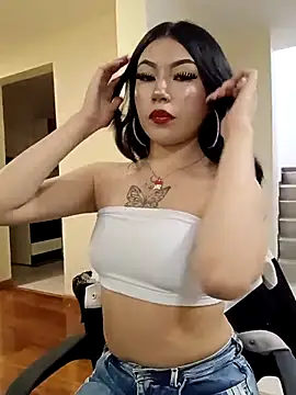 Emiily  Evans online show from April 22, 3:20 pm