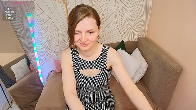 Liza  Evans online show from June 9, 2:22 am